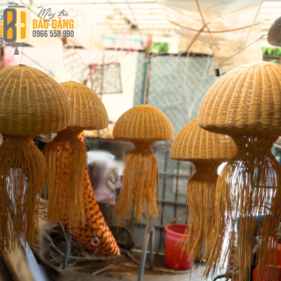 ĐÈN SỨA MÂY TRE