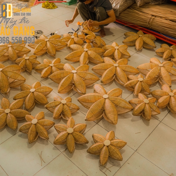 ĐÈN LỒNG MÂY TRE NGÔI SAO