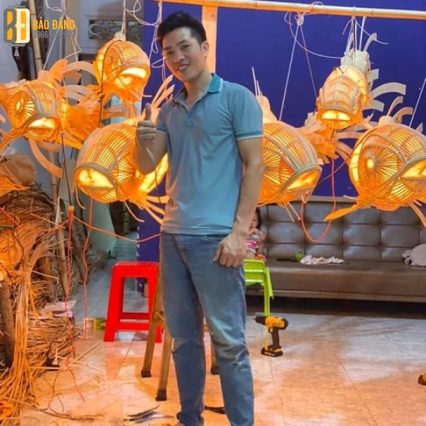 ĐÈN LỒNG CÁ VÁY GỖ