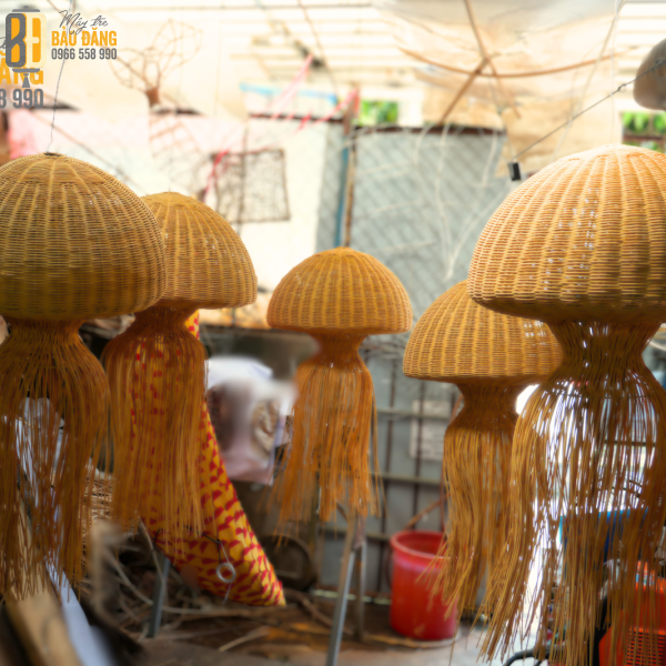 ĐÈN SỨA MÂY TRE