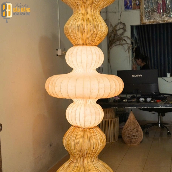 Trụ Đèn Lồng Mây Tre Kết Hợp Giấy Dó